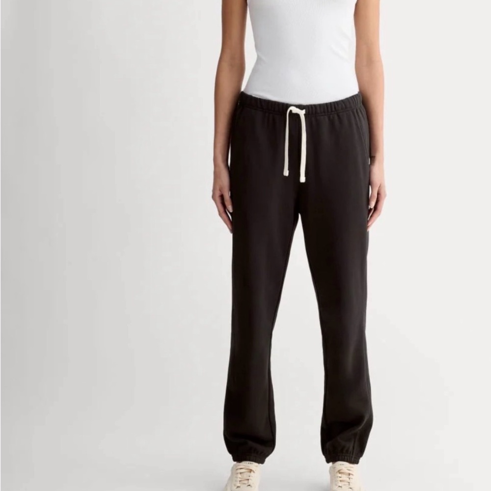 Everlane Dark Gray Joggers with White Drawstring